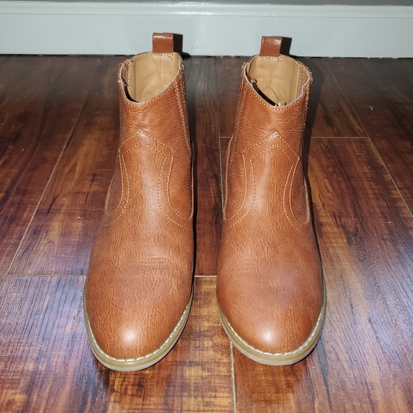 Universal Thread faux leather ankle boots - Picture 5 of 7